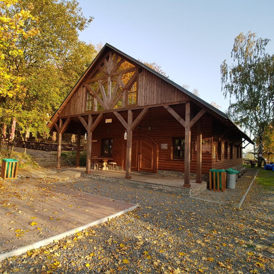 Pensiony A Ubytovani V Kempu Indiana Edrovice Esterno foto